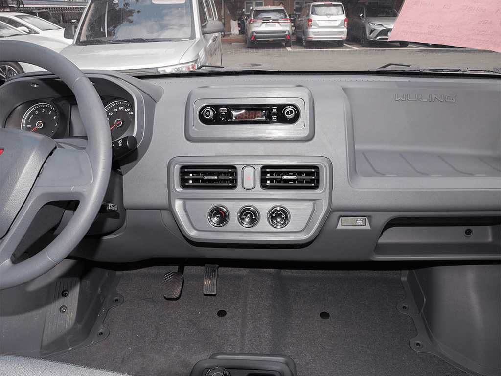 Wuling Yangguang Electric Cargo Van 2025 Model